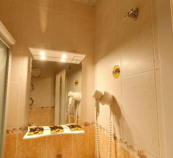 Банкомат Промсвязьбанка по адресу ул. Нахимсона,  д. 21